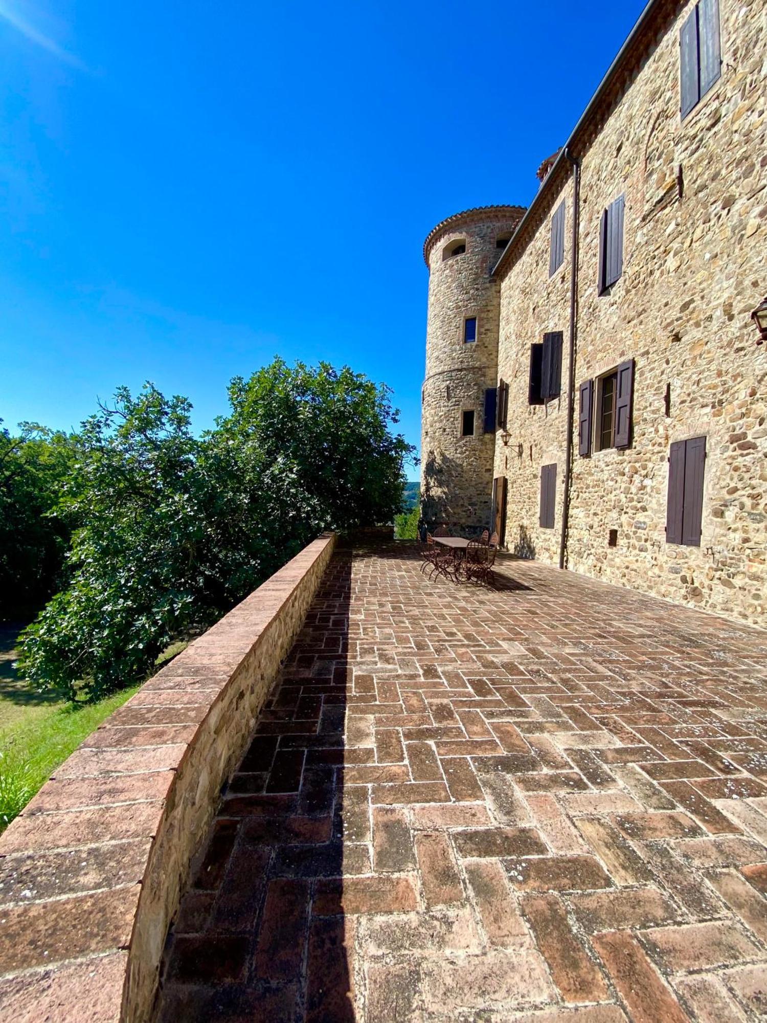 Castello Di Viano Villa Exterior photo