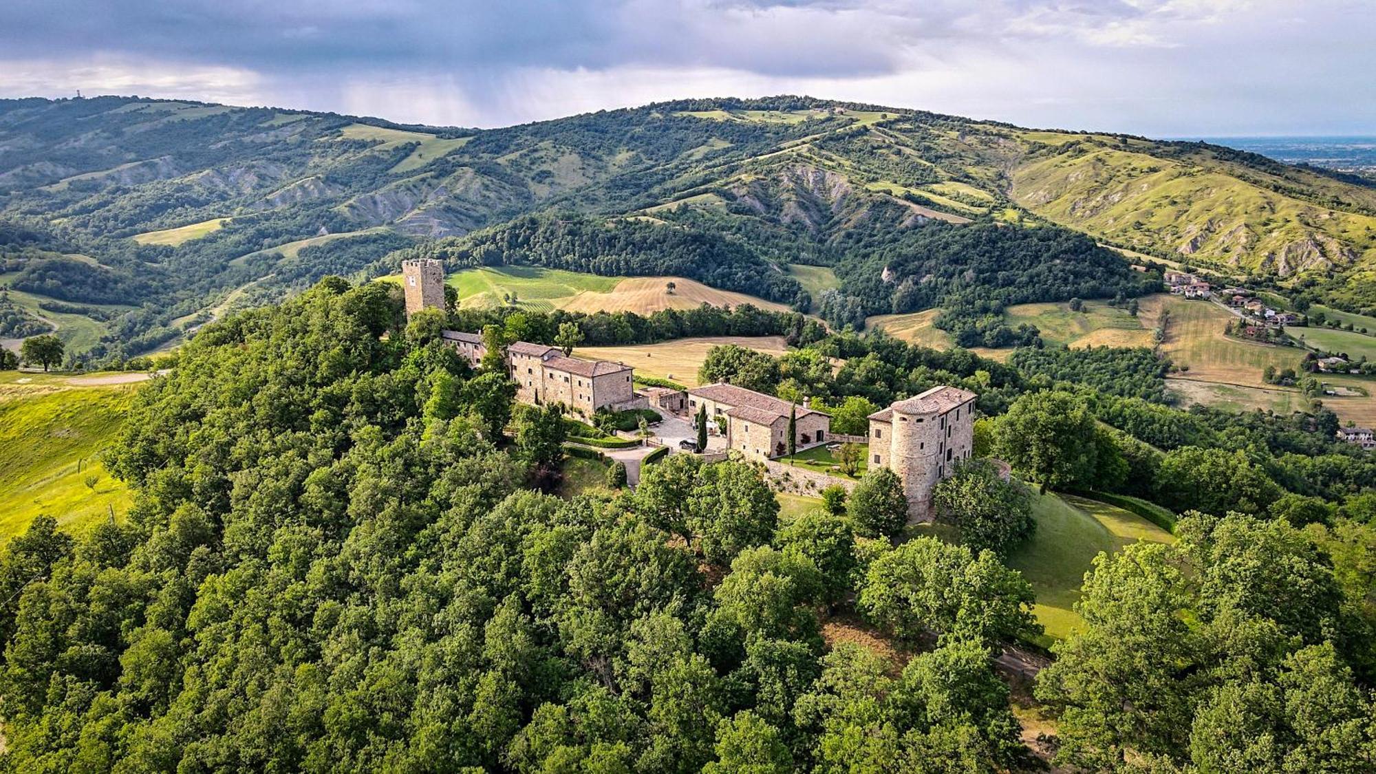 Castello Di Viano Villa Exterior photo